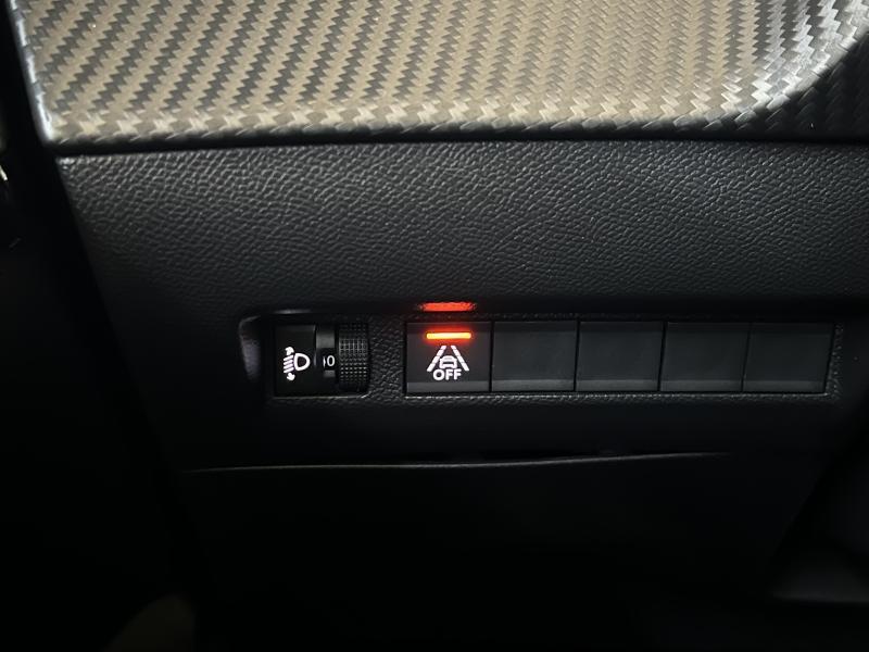 Image de la voiture Peugeot e-208