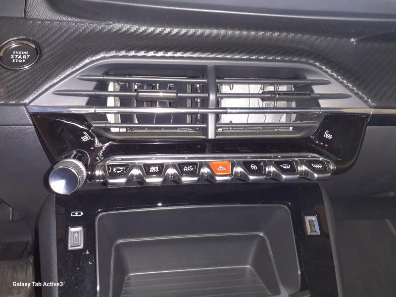 Image de la voiture Peugeot e-2008