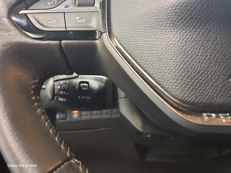 Image de la voiture Peugeot e-2008