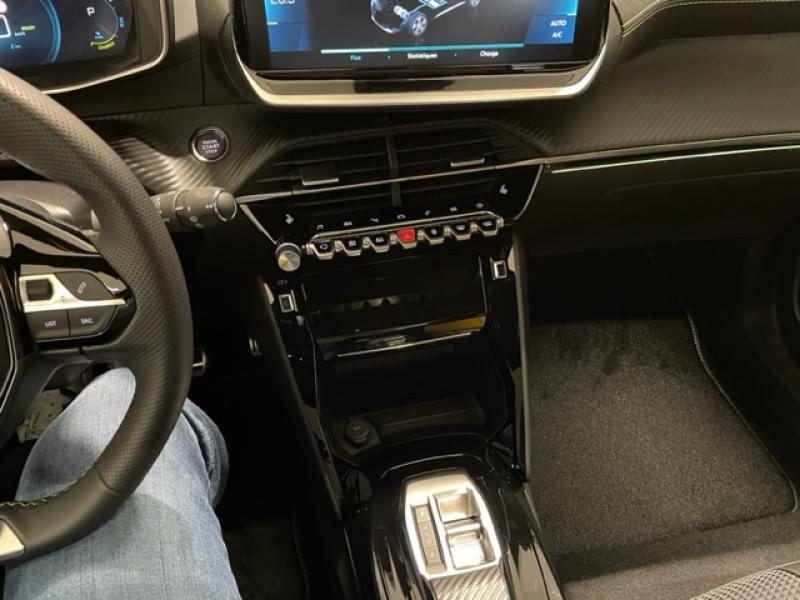Image de la voiture Peugeot e-2008