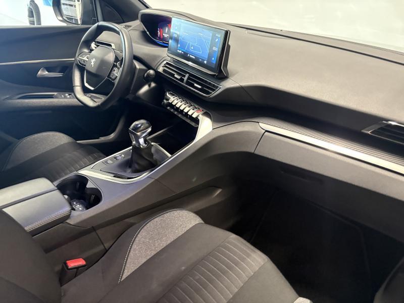 Image de la voiture Peugeot 5008