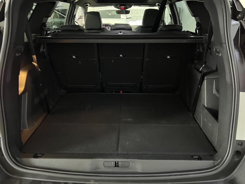Image de la voiture Peugeot 5008