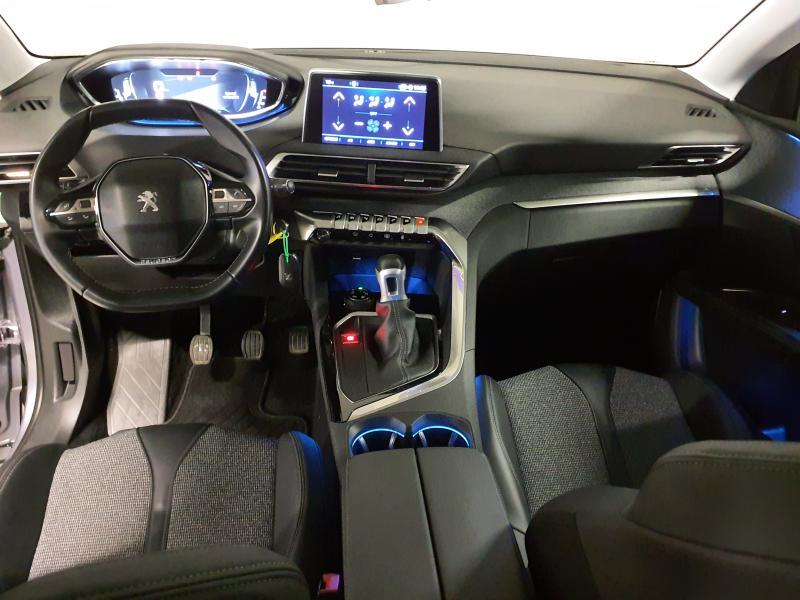 Image de la voiture Peugeot 5008