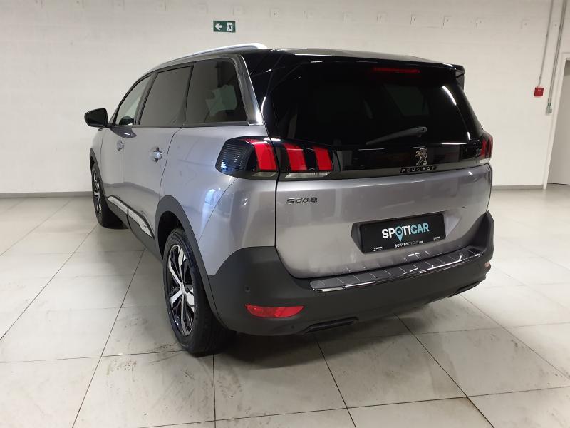Image de la voiture Peugeot 5008