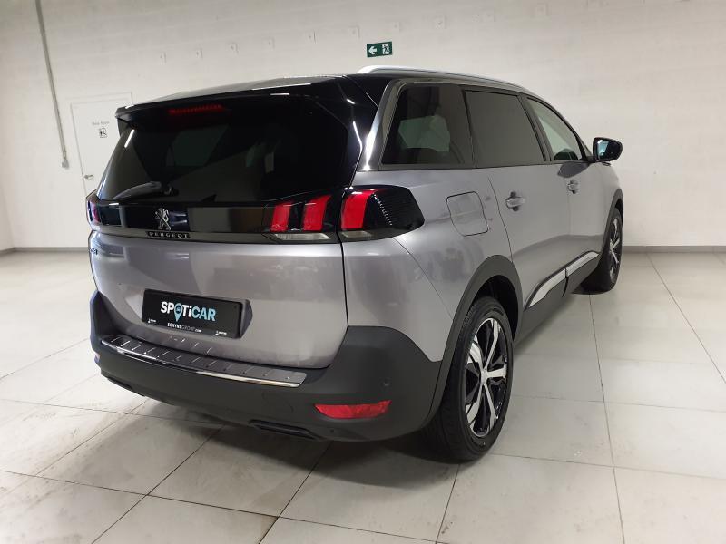 Image de la voiture Peugeot 5008