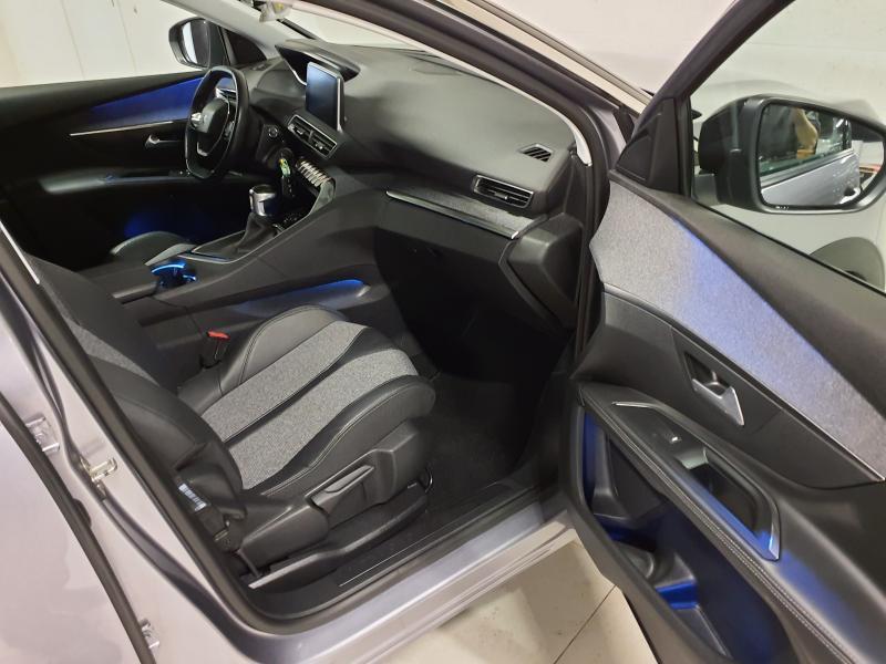 Image de la voiture Peugeot 5008