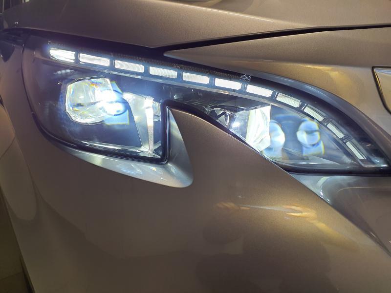 Image de la voiture Peugeot 5008