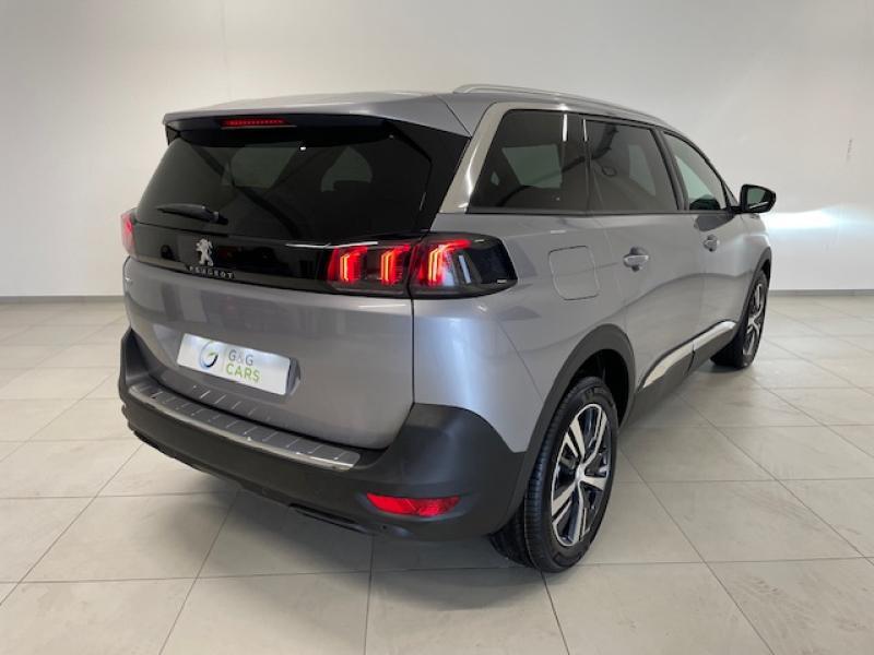 Image de la voiture Peugeot 5008