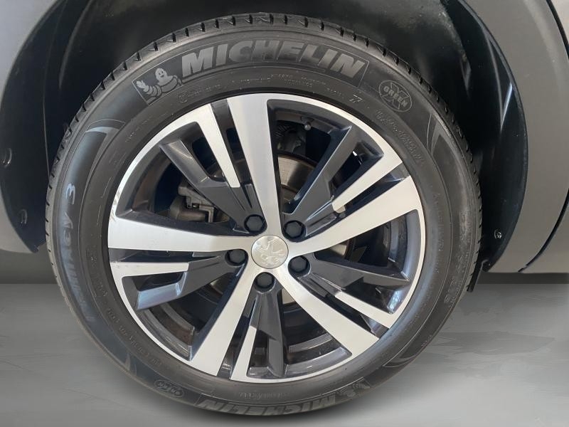 Image de la voiture Peugeot 5008