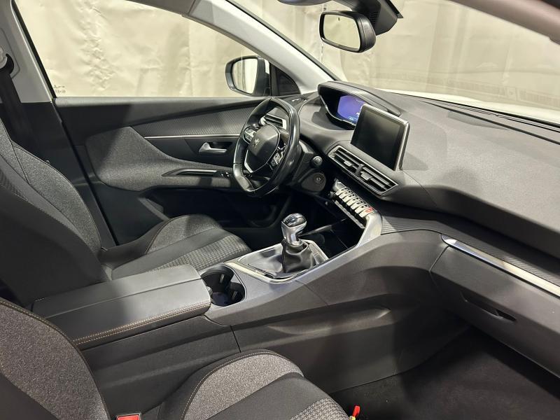 Image de la voiture Peugeot 3008