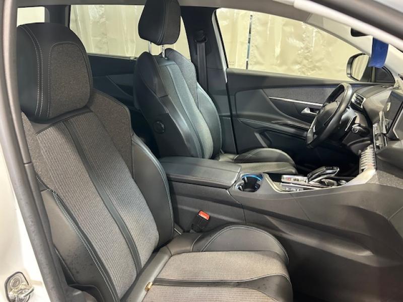 Image de la voiture Peugeot 5008