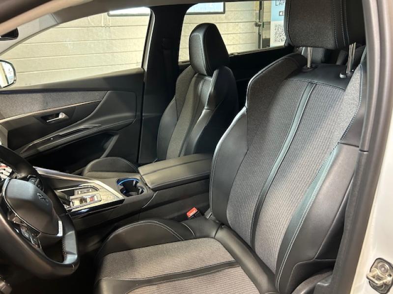 Image de la voiture Peugeot 5008