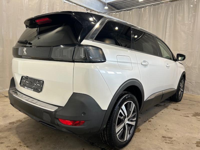 Image de la voiture Peugeot 5008