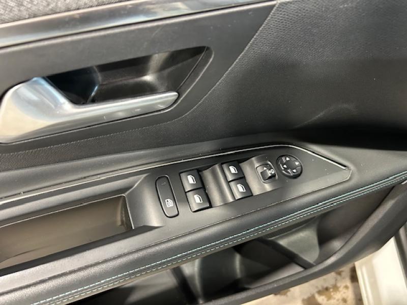 Image de la voiture Peugeot 5008