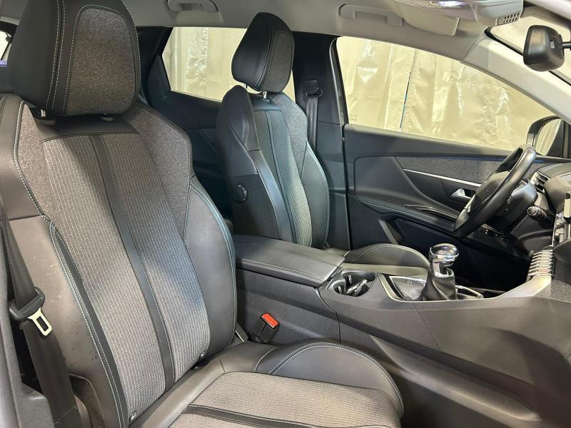 Image de la voiture Peugeot 3008