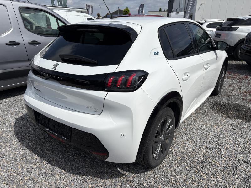 Image de la voiture Peugeot e-208
