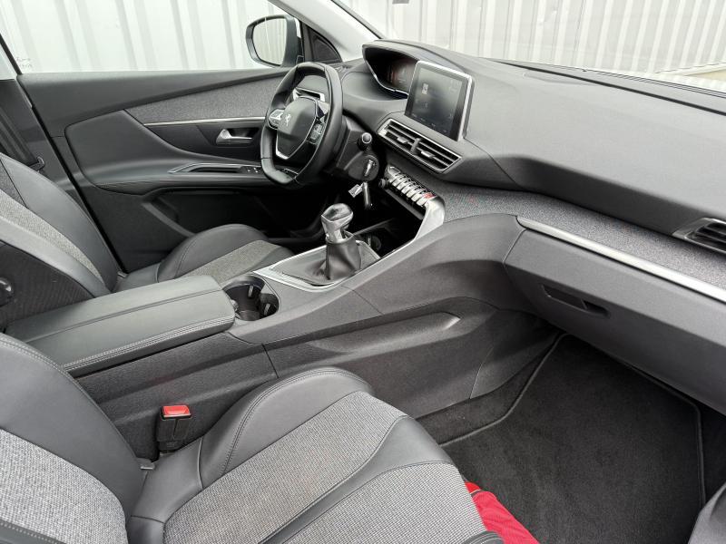 Image de la voiture Peugeot 3008