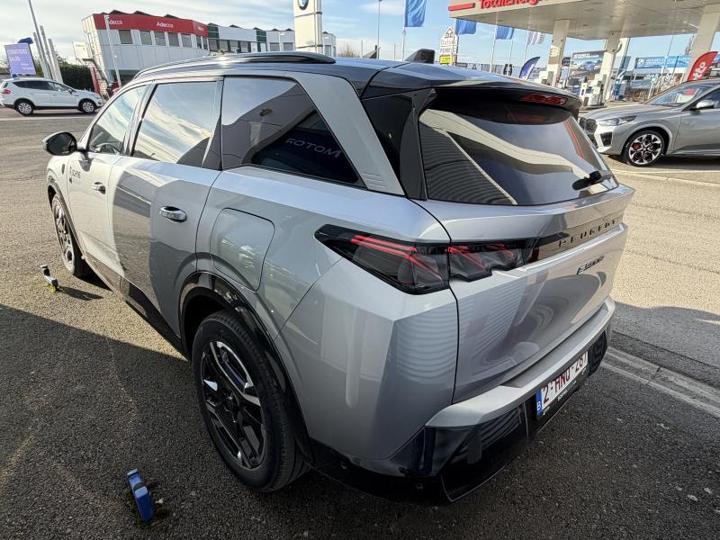 Image de la voiture Peugeot 5008