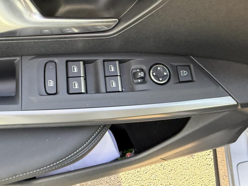 Image de la voiture Peugeot 5008