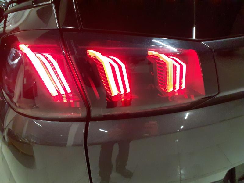 Image de la voiture Peugeot 5008