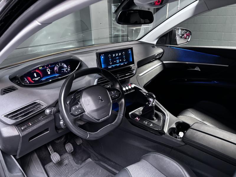 Image de la voiture Peugeot 5008