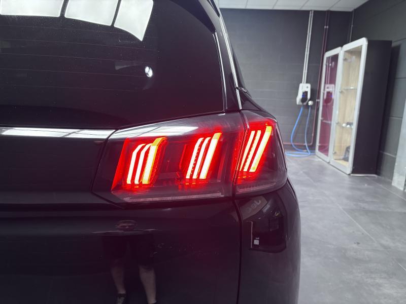 Image de la voiture Peugeot 5008
