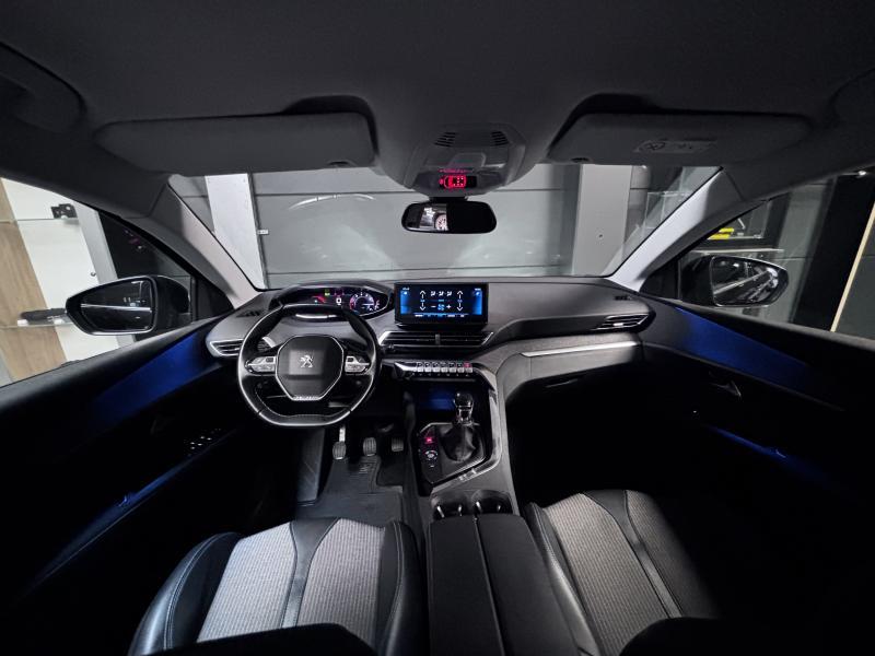 Image de la voiture Peugeot 5008