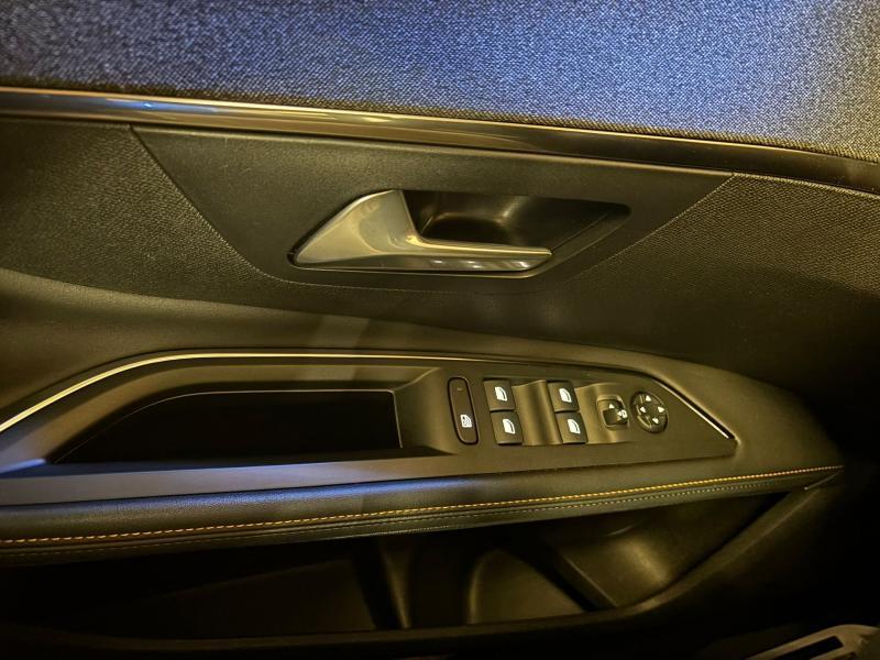 Image de la voiture Peugeot 5008