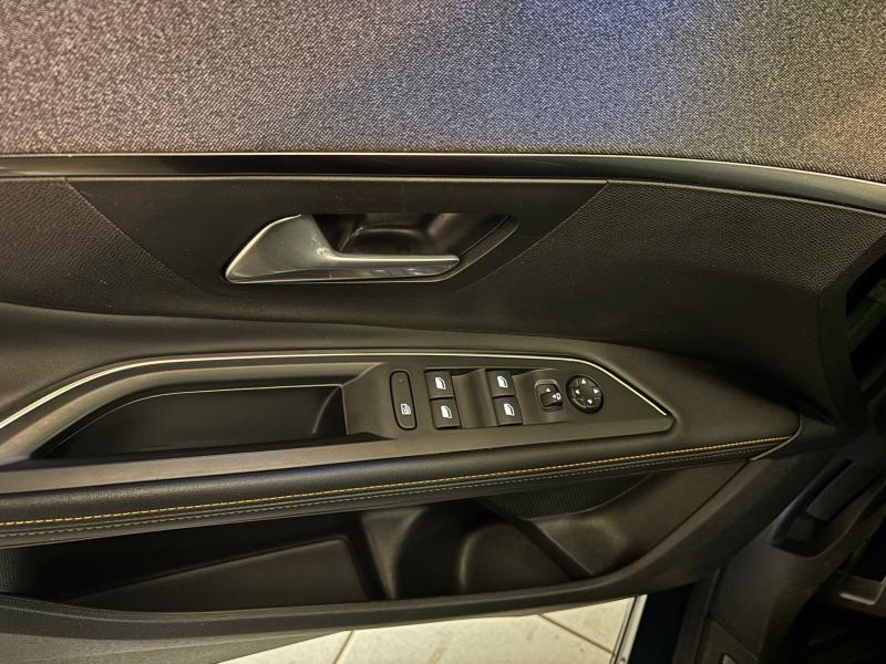 Image de la voiture Peugeot 5008