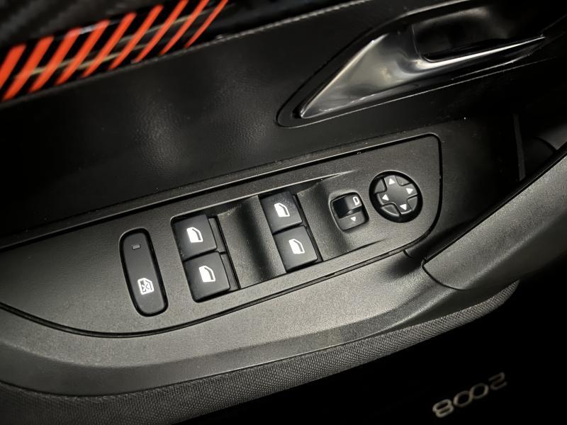Image de la voiture Peugeot 2008