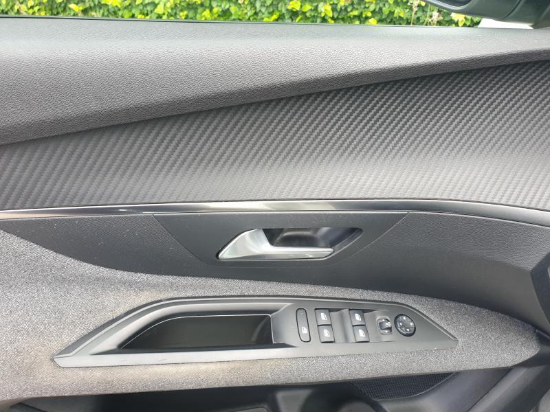 Image de la voiture Peugeot 3008