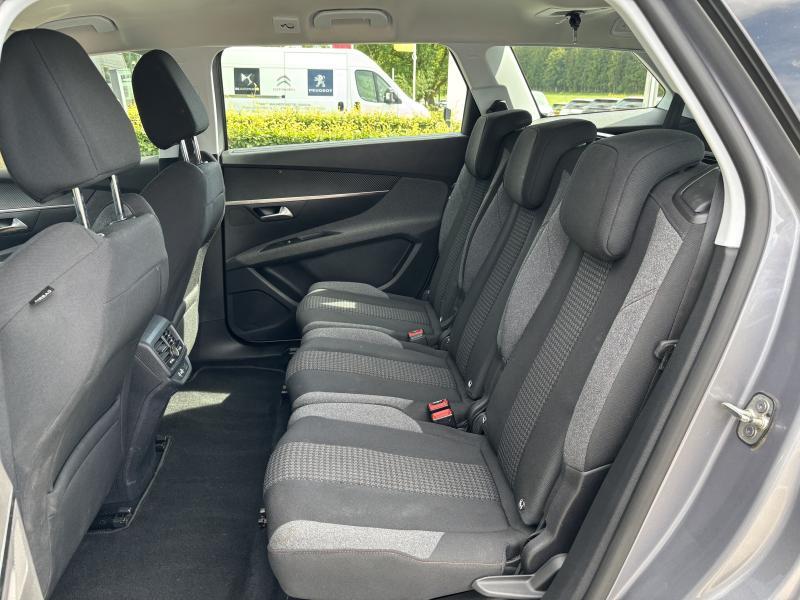 Image de la voiture Peugeot 5008