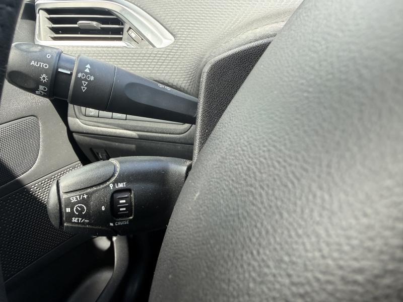 Image de la voiture Peugeot 2008