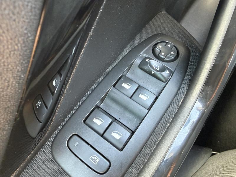 Image de la voiture Peugeot 2008