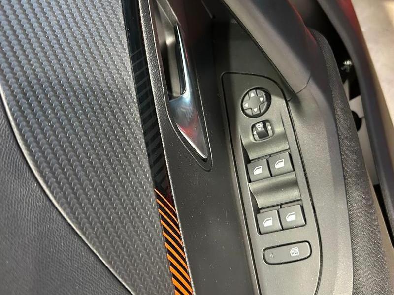Image de la voiture Peugeot 2008