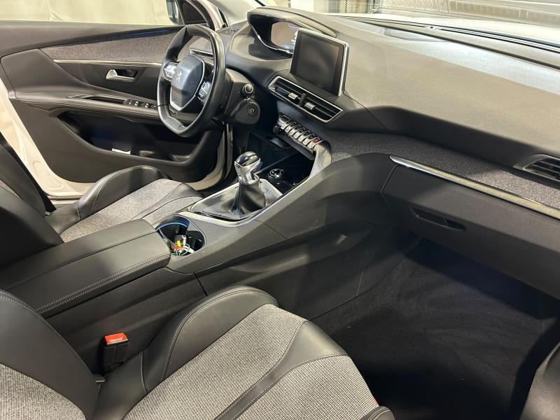 Image de la voiture Peugeot 3008