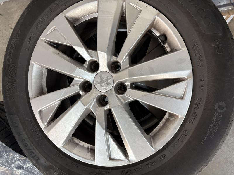 Image de la voiture Peugeot 5008