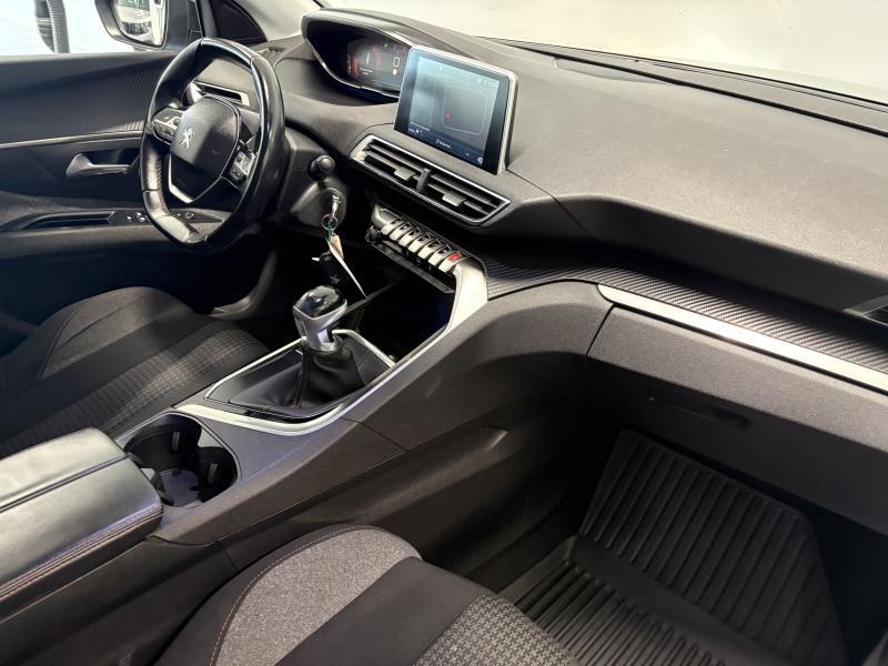 Image de la voiture Peugeot 5008