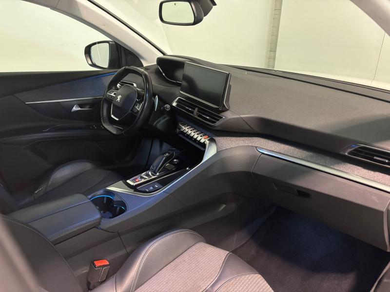 Image de la voiture Peugeot 5008