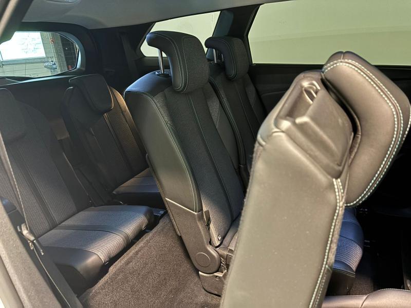 Image de la voiture Peugeot 5008