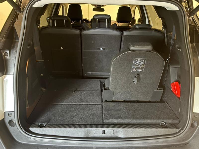 Image de la voiture Peugeot 5008