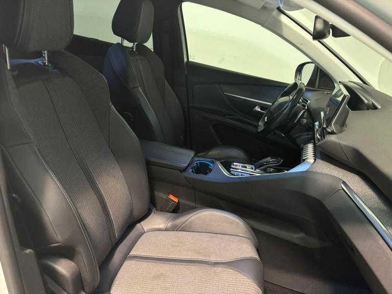 Image de la voiture Peugeot 5008