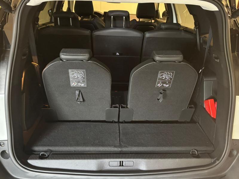 Image de la voiture Peugeot 5008