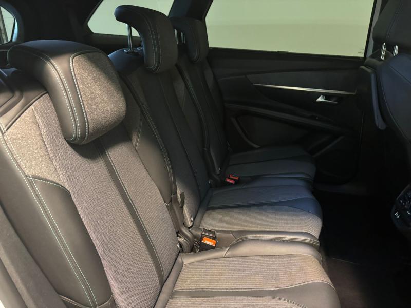 Image de la voiture Peugeot 5008
