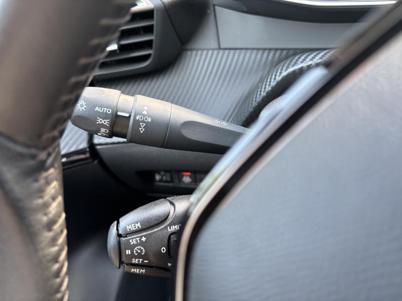 Image de la voiture Peugeot 2008
