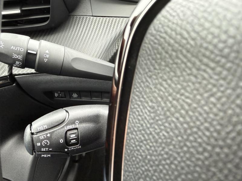 Image de la voiture Peugeot 2008